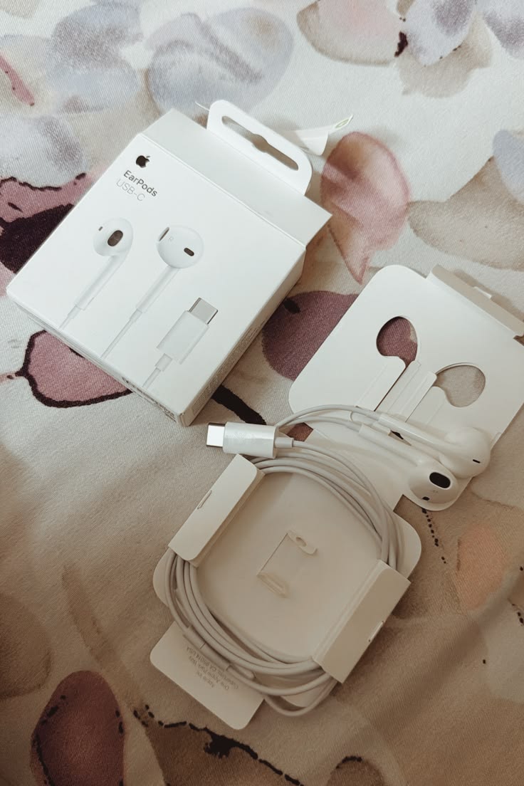 Apple wired headphones