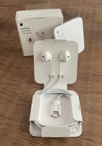 Apple Wired EarPods with Lightning